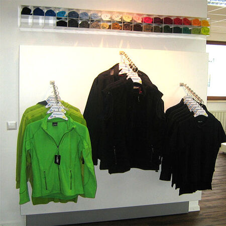 werbeland-Shop – Corporate Fashion. Produziert von Werbewerk Brunner aus Backnang, bei Stuttgart
